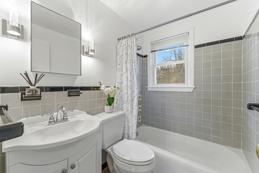 20 Charles Road, Unit 20 Winchester, MA 01890 - Photo 10 of 22