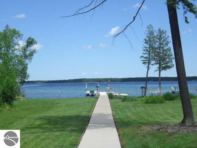 6781 South Betsie River Road Interlochen, MI 49643 - Photo 4 of 24 1737288-3.JPG