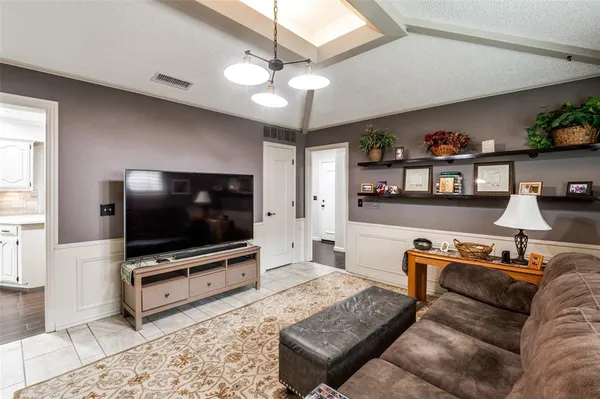 $5,500 | 4207 High Star Lane, Dallas, TX 75287