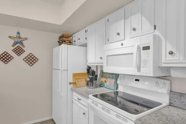 $3,200 | 2400 South Ocean Drive, Unit 1122, Fort Pierce, FL 34949
