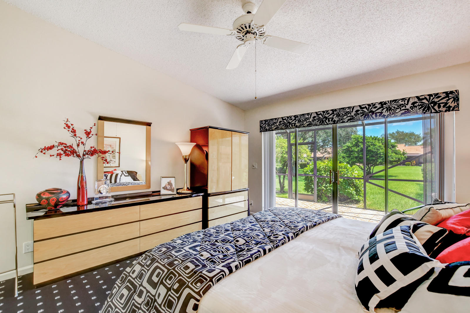 22849 Marbella Circle Boca Raton, FL 33433 - Photo 28 of 65 Vaulted Ceiling