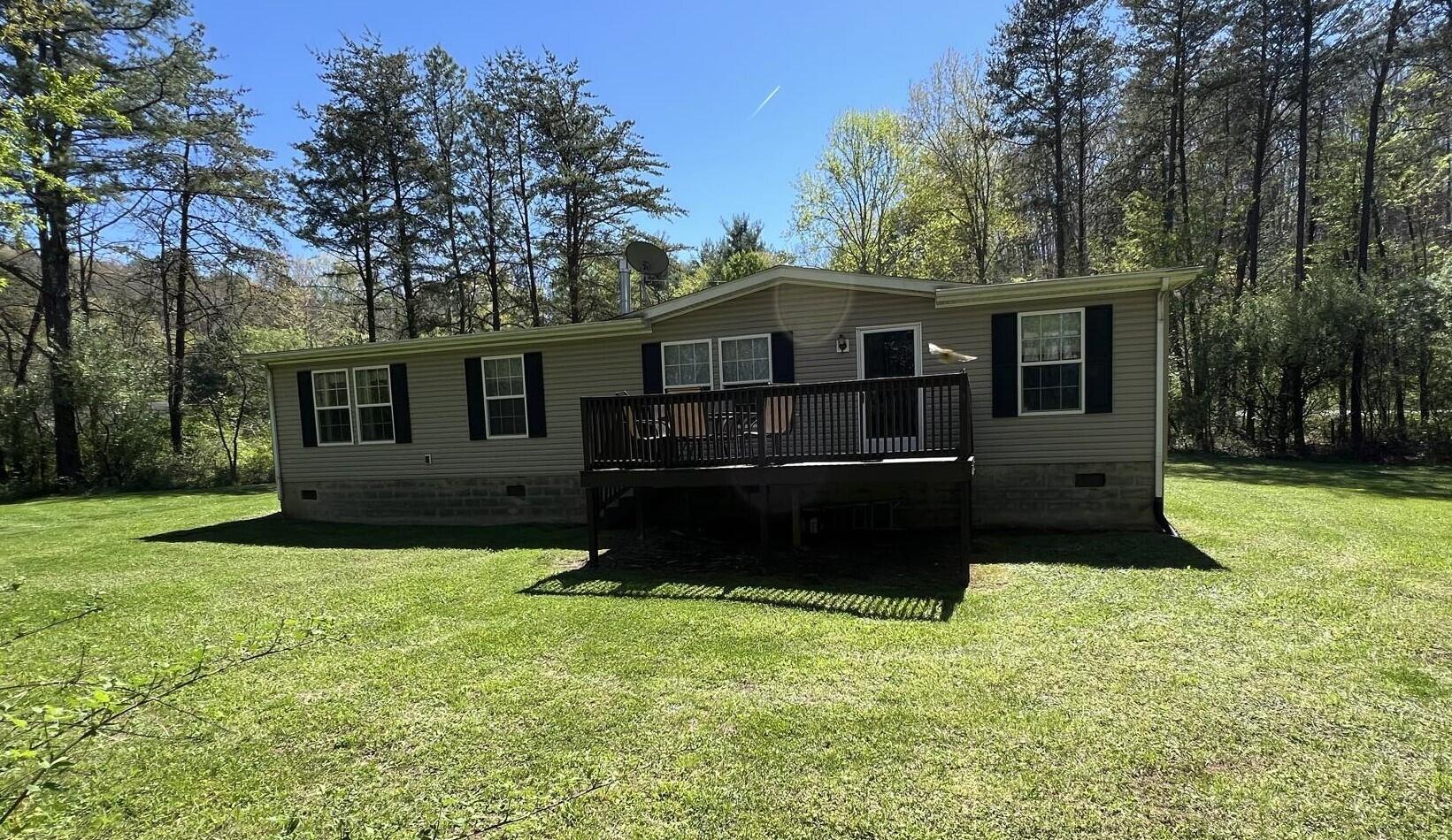 17 Homestead Road New Castle, VA 24127 - Photo 1 of 40 Homestead cr