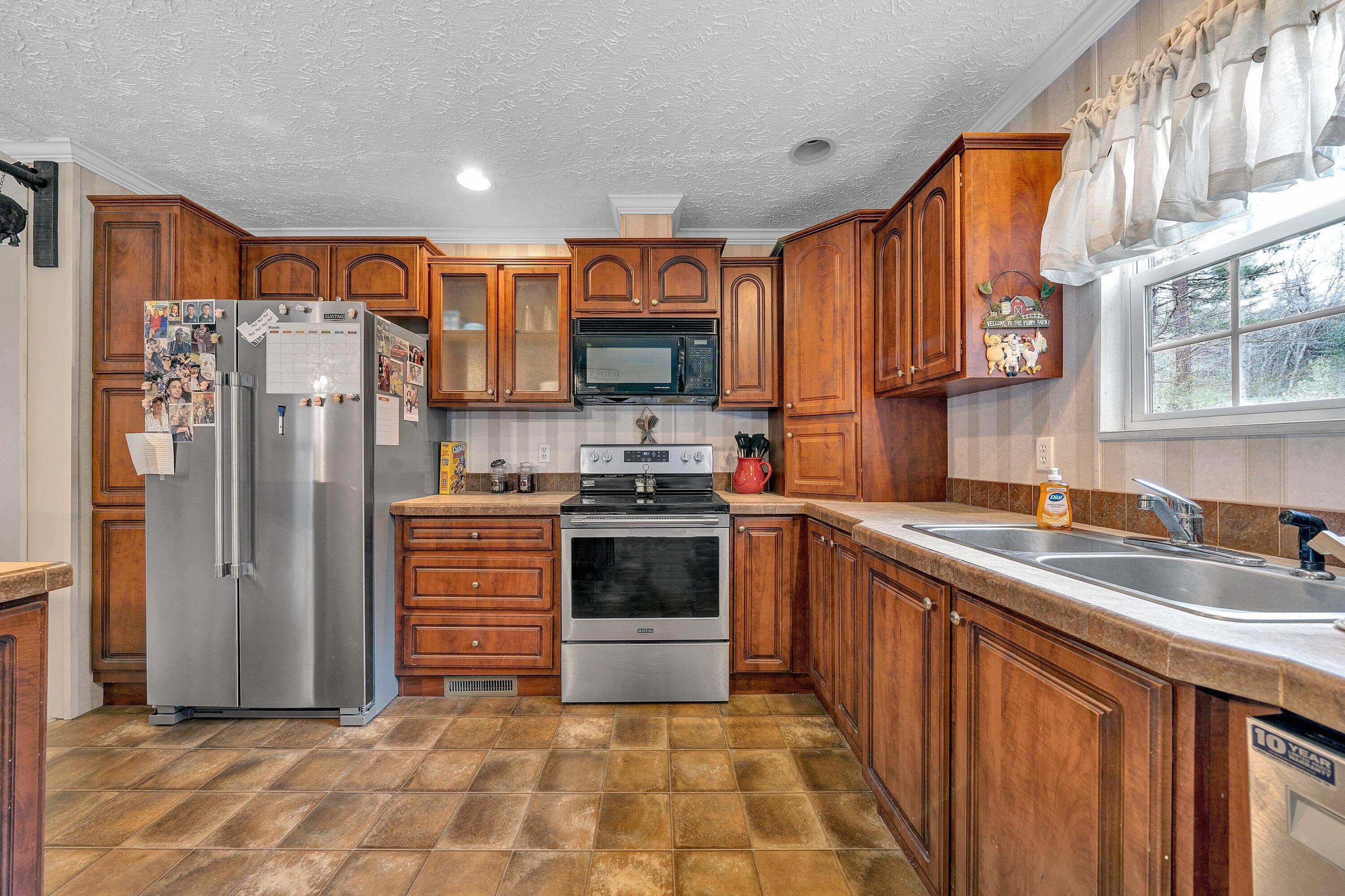 17 Homestead Road New Castle, VA 24127 - Photo 11 of 40 09-DSC00304