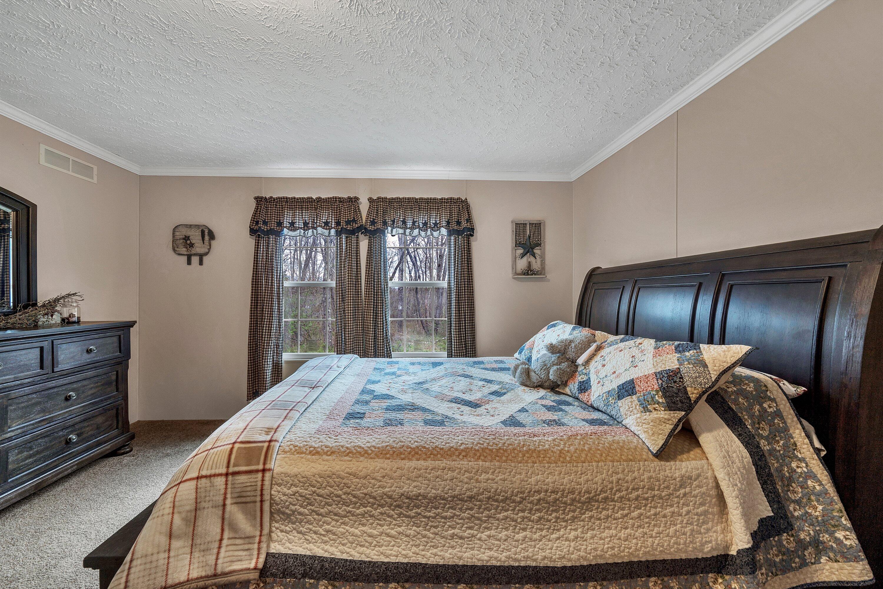 17 Homestead Road New Castle, VA 24127 - Photo 21 of 40 19-DSC00328