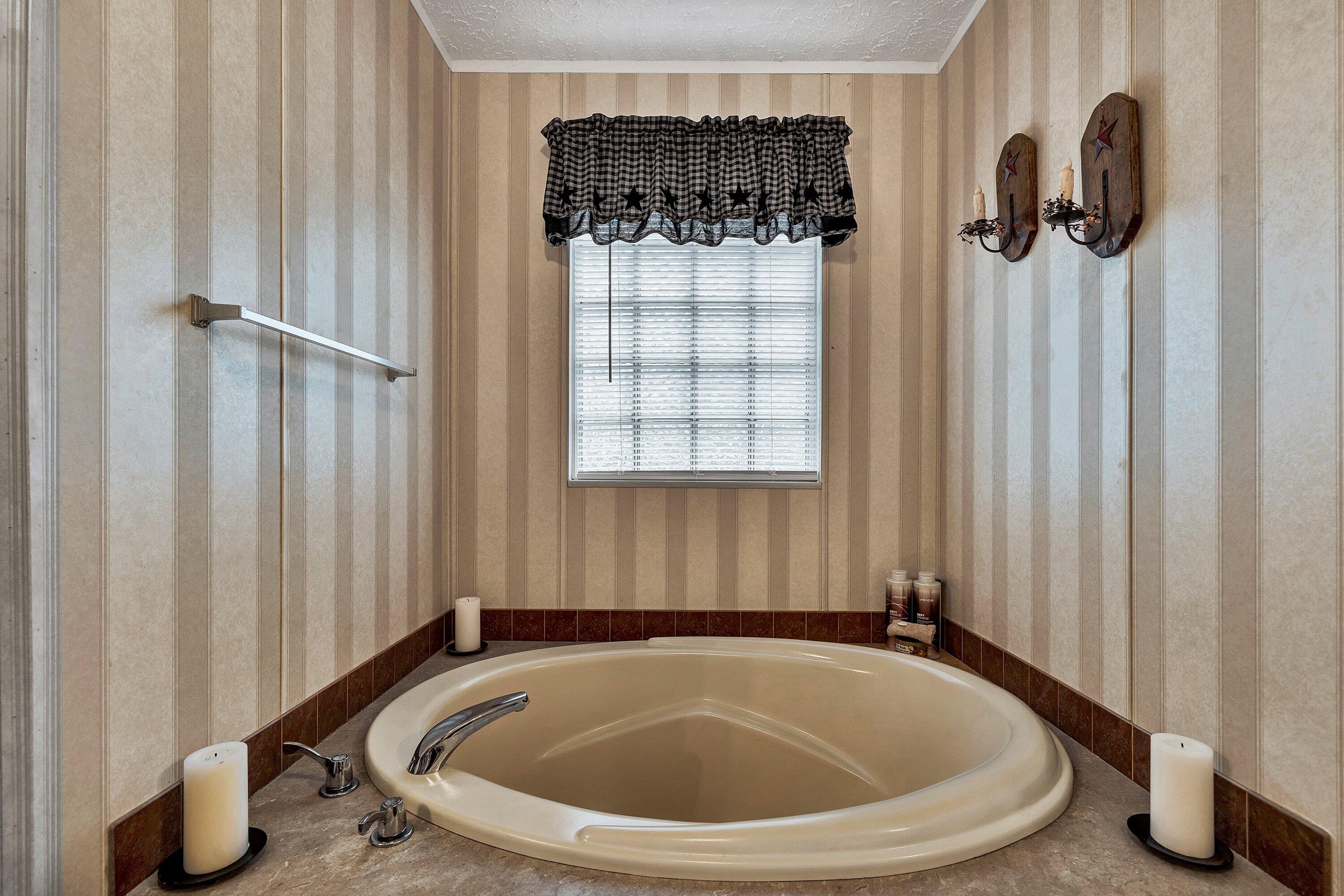 17 Homestead Road New Castle, VA 24127 - Photo 23 of 40 21-DSC00334