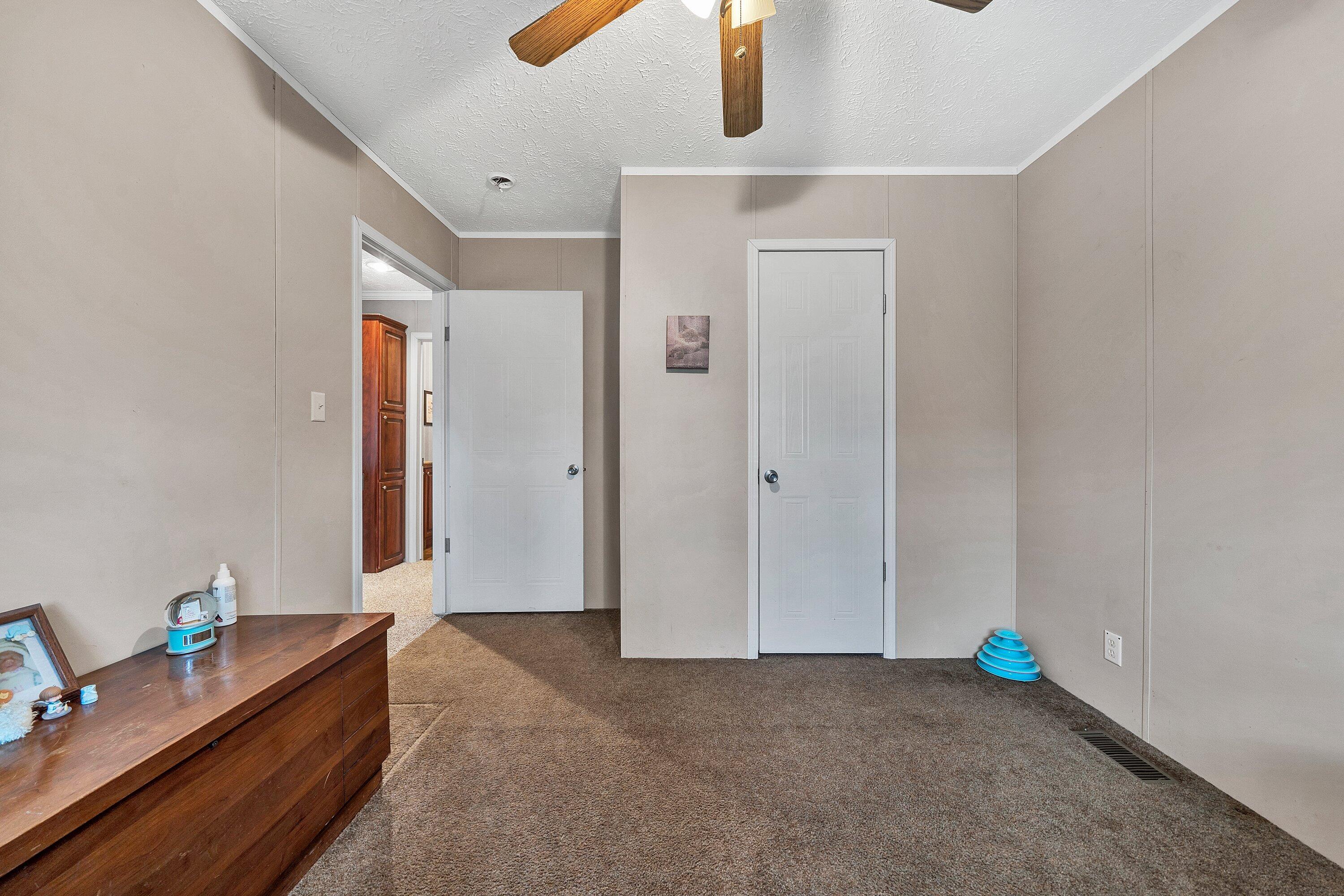 17 Homestead Road New Castle, VA 24127 - Photo 28 of 40 26-DSC00367
