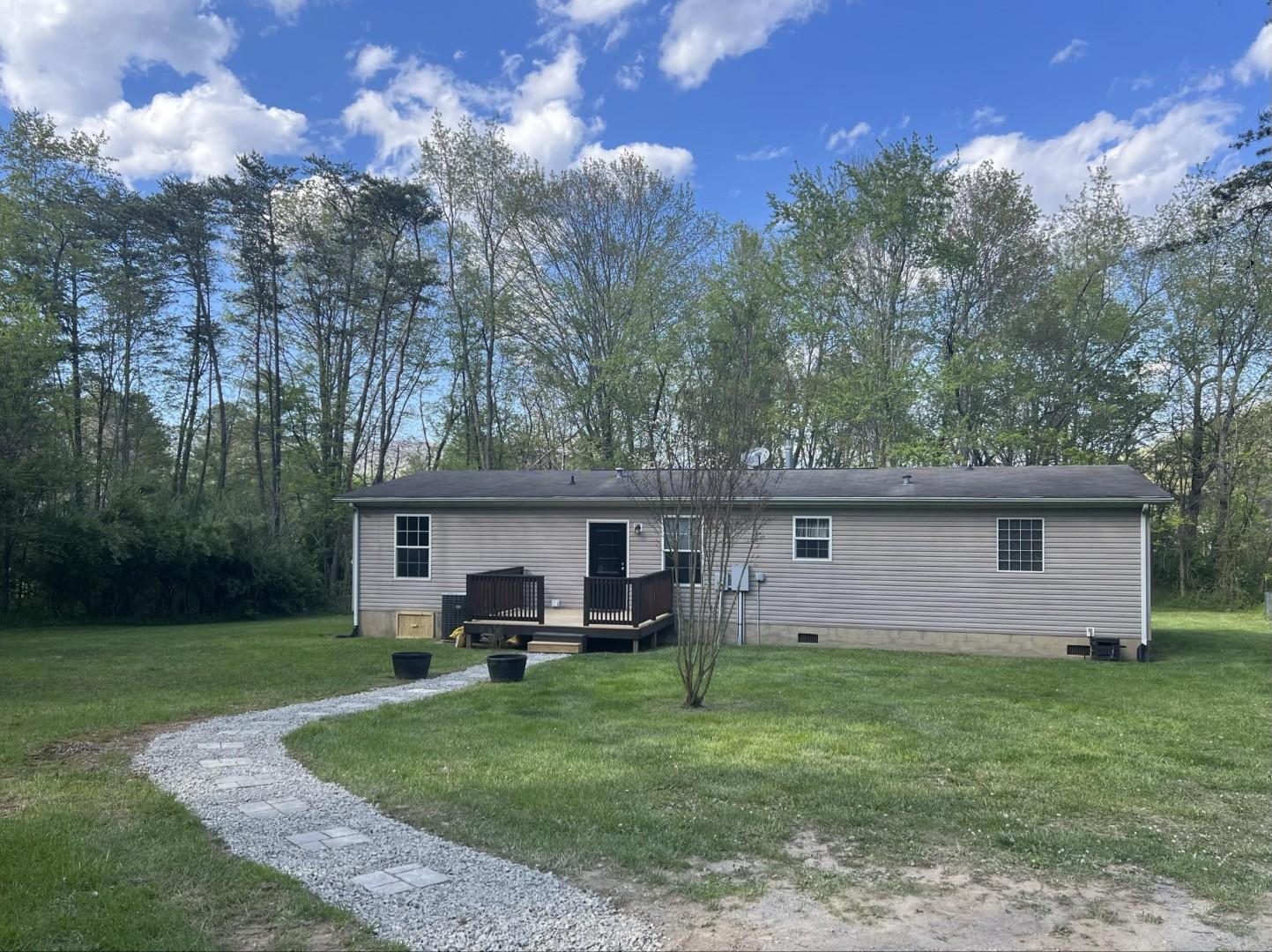 17 Homestead Road New Castle, VA 24127 - Photo 3 of 40 Resized95Messenger95creation957a42e3b6-e