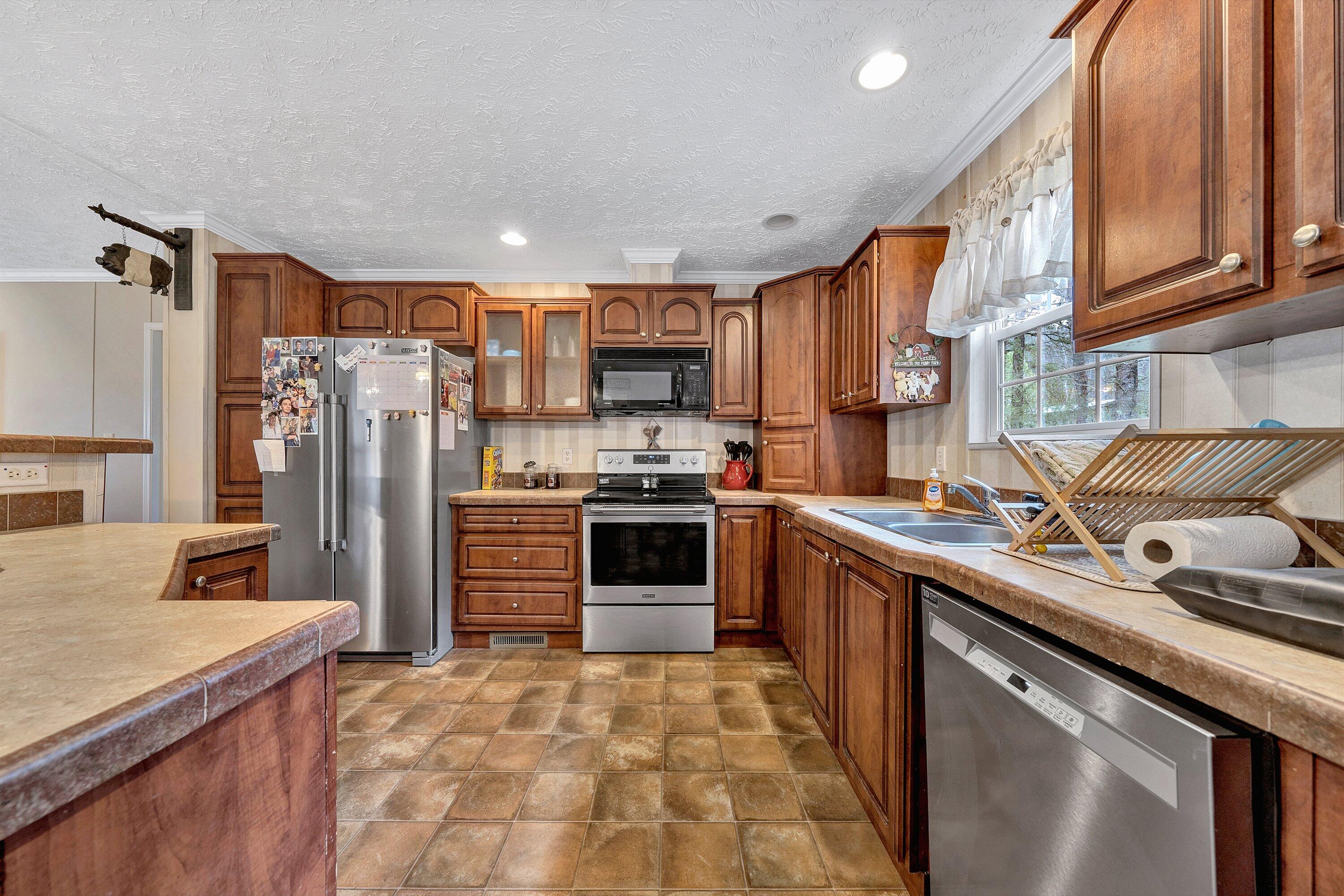 17 Homestead Road New Castle, VA 24127 - Photo 10 of 40 08-DSC00301