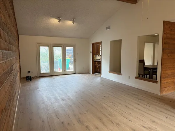 $1,800 | 1527 Sharon Drive, Cedar Hill, TX 75104