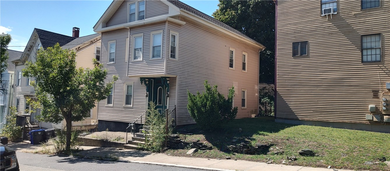 52 Calais Street Providence, RI 02908 - Photo 2 of 50