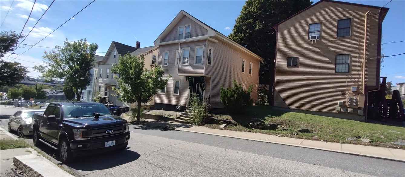 52 Calais Street Providence, RI 02908 - Photo 3 of 50