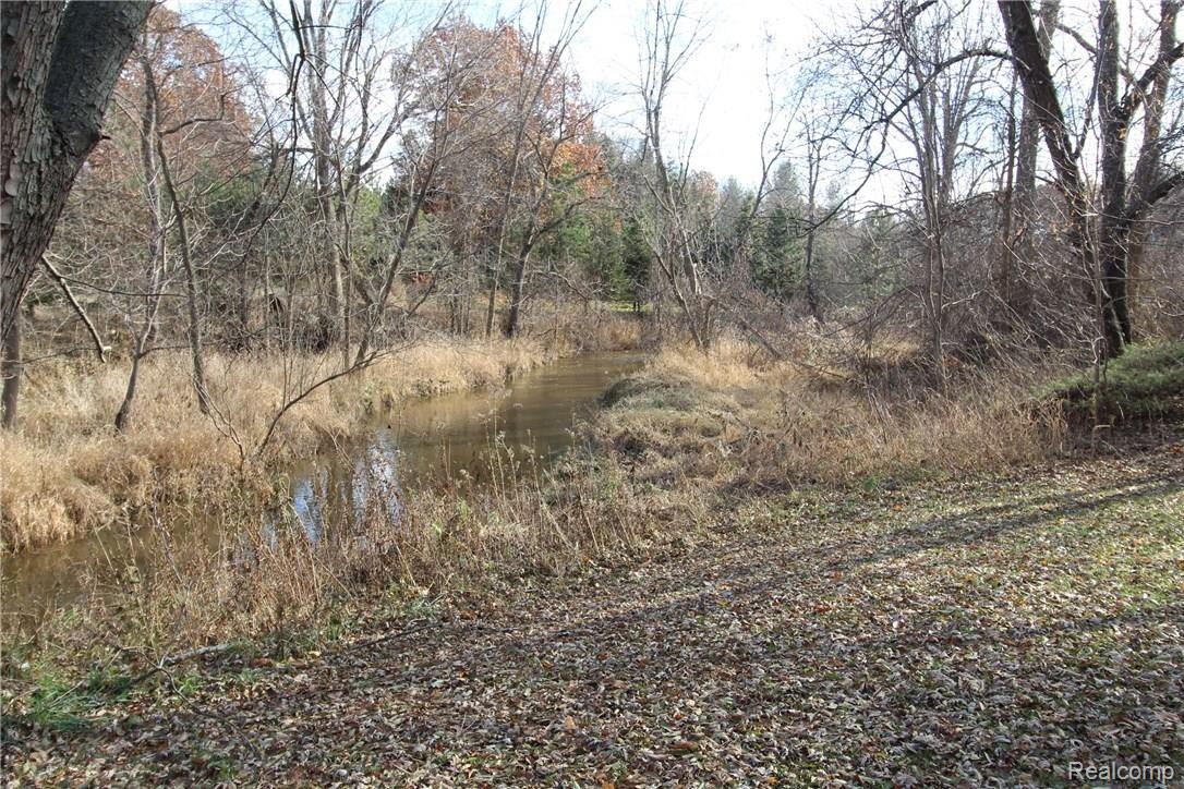 1400 North Maple Leaf Road Lapeer, MI 48446 - Photo 17 of 21 IMG_9488.JPG