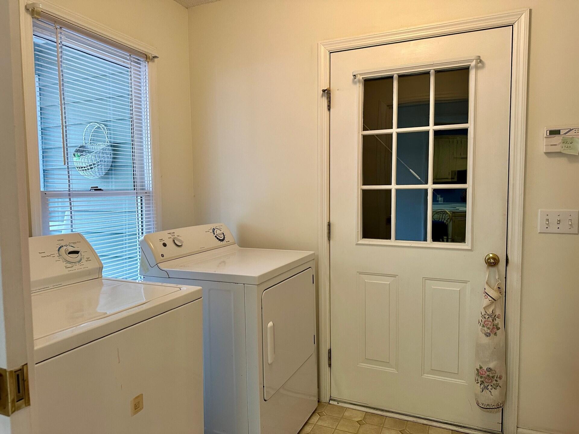 27 Peter Collinson Road Santee, SC 29142 - Photo 18 of 23 Laundry
