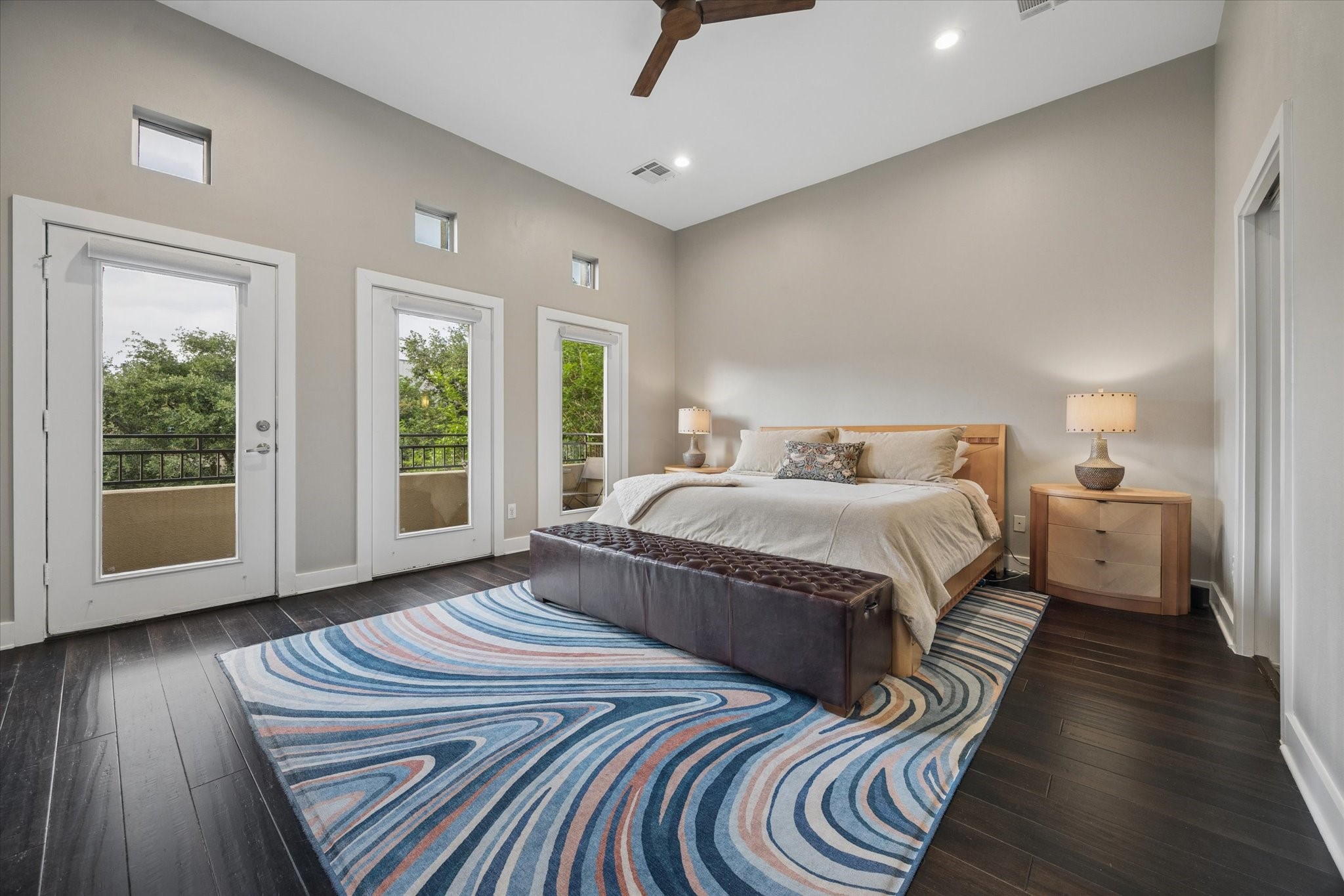 4331 O'Reilly Houston, TX 77007 - Photo 26 of 45 Large Primary Bedroom with High Ceilings provide tons of natural light.