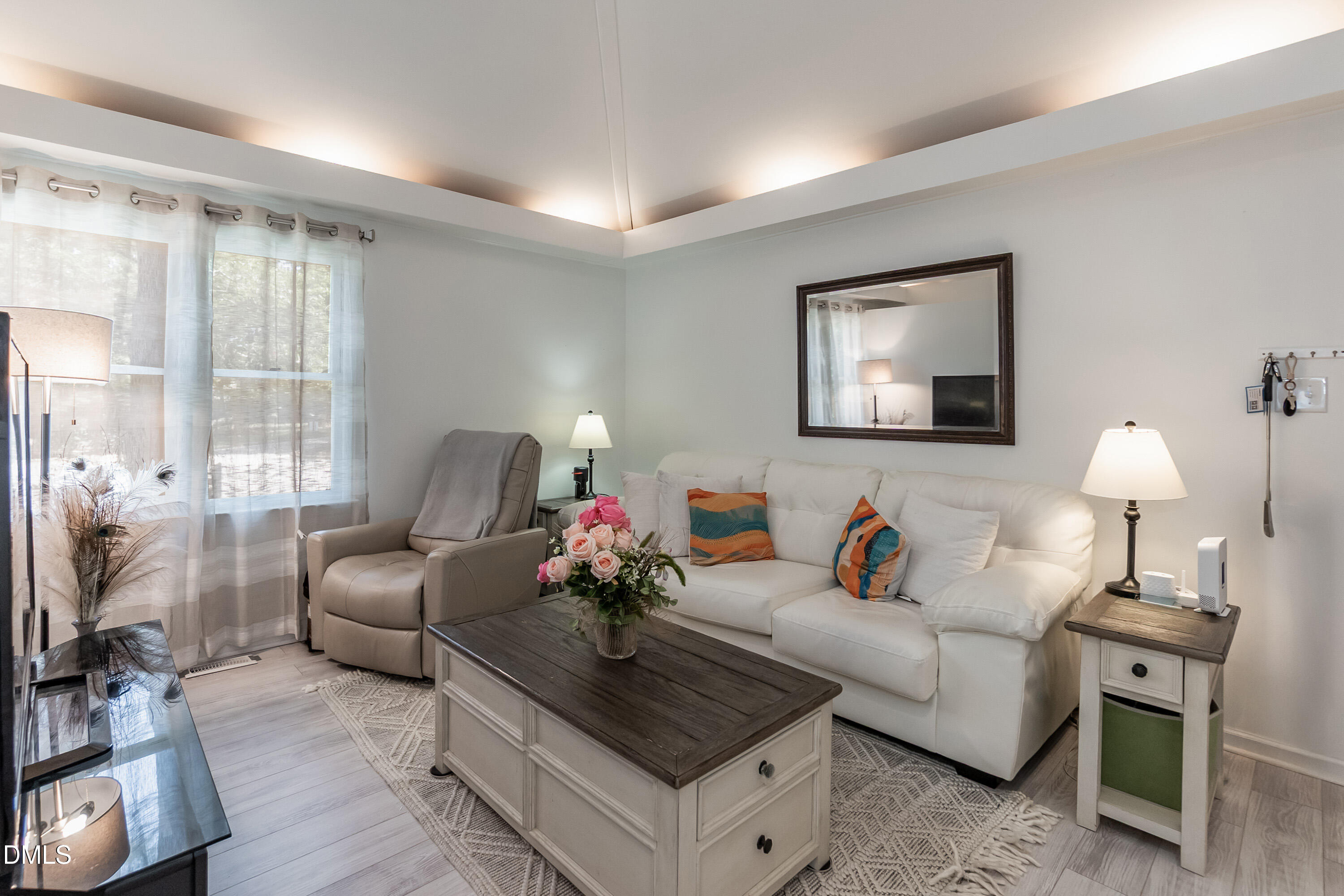 3263 Mill Run Raleigh, NC 27612 - Photo 6 of 26 Living area