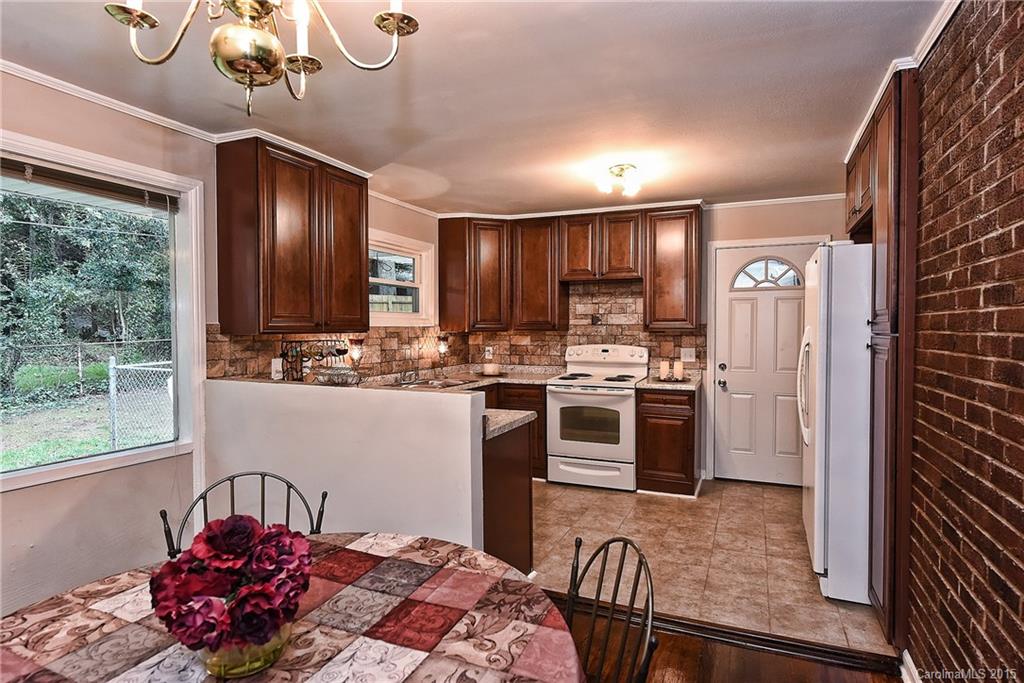 640 Manhasset Road Charlotte, NC 28209 - Photo 8 of 24