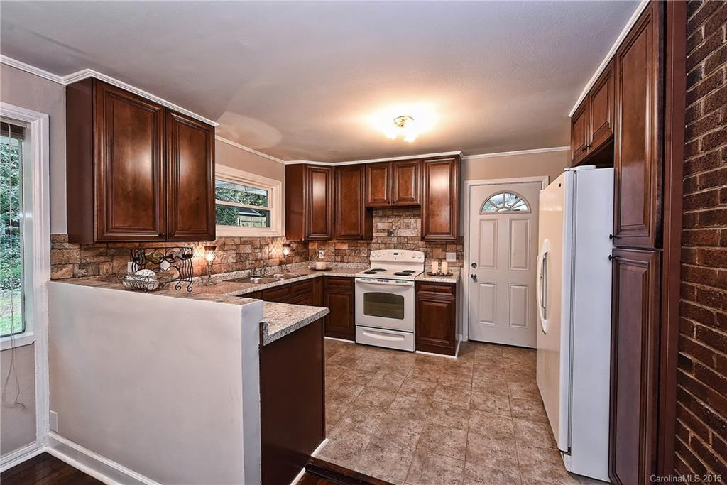 640 Manhasset Road Charlotte, NC 28209 - Photo 9 of 24