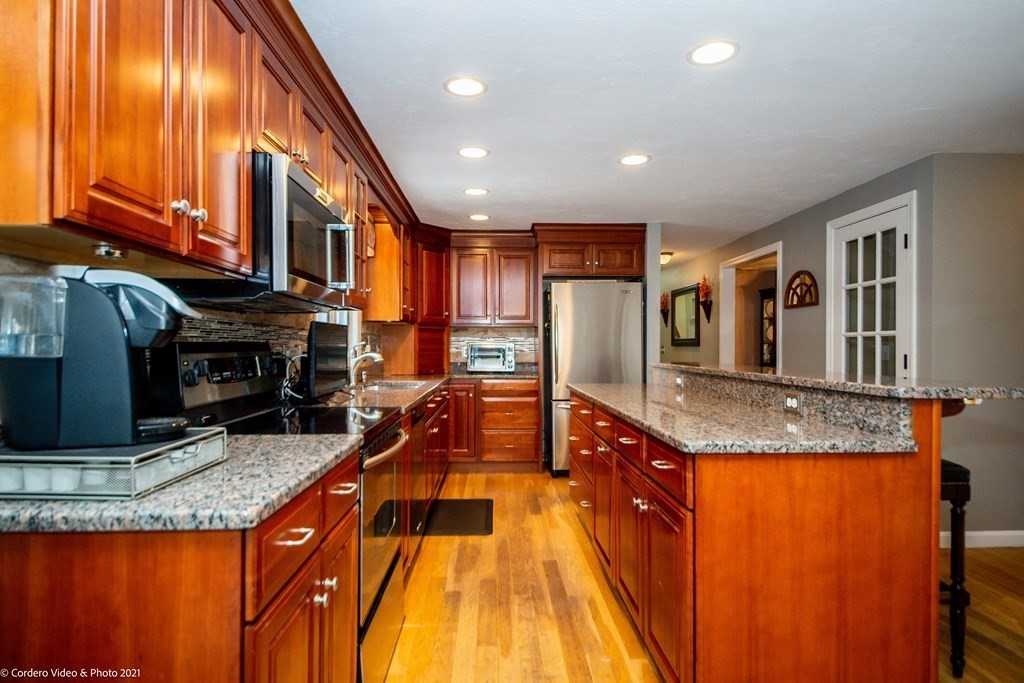 23 Boxberry Lane Rochester, MA 02770 - Photo 6 of 41