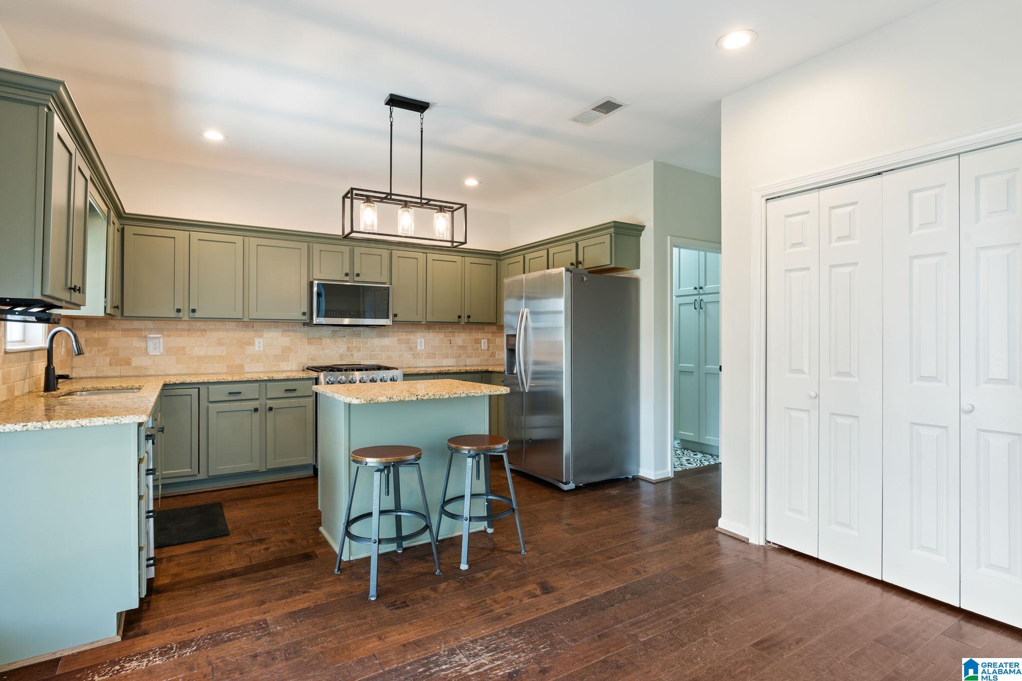 655 Bluff Park Road Birmingham, AL 35226 - Photo 10 of 35