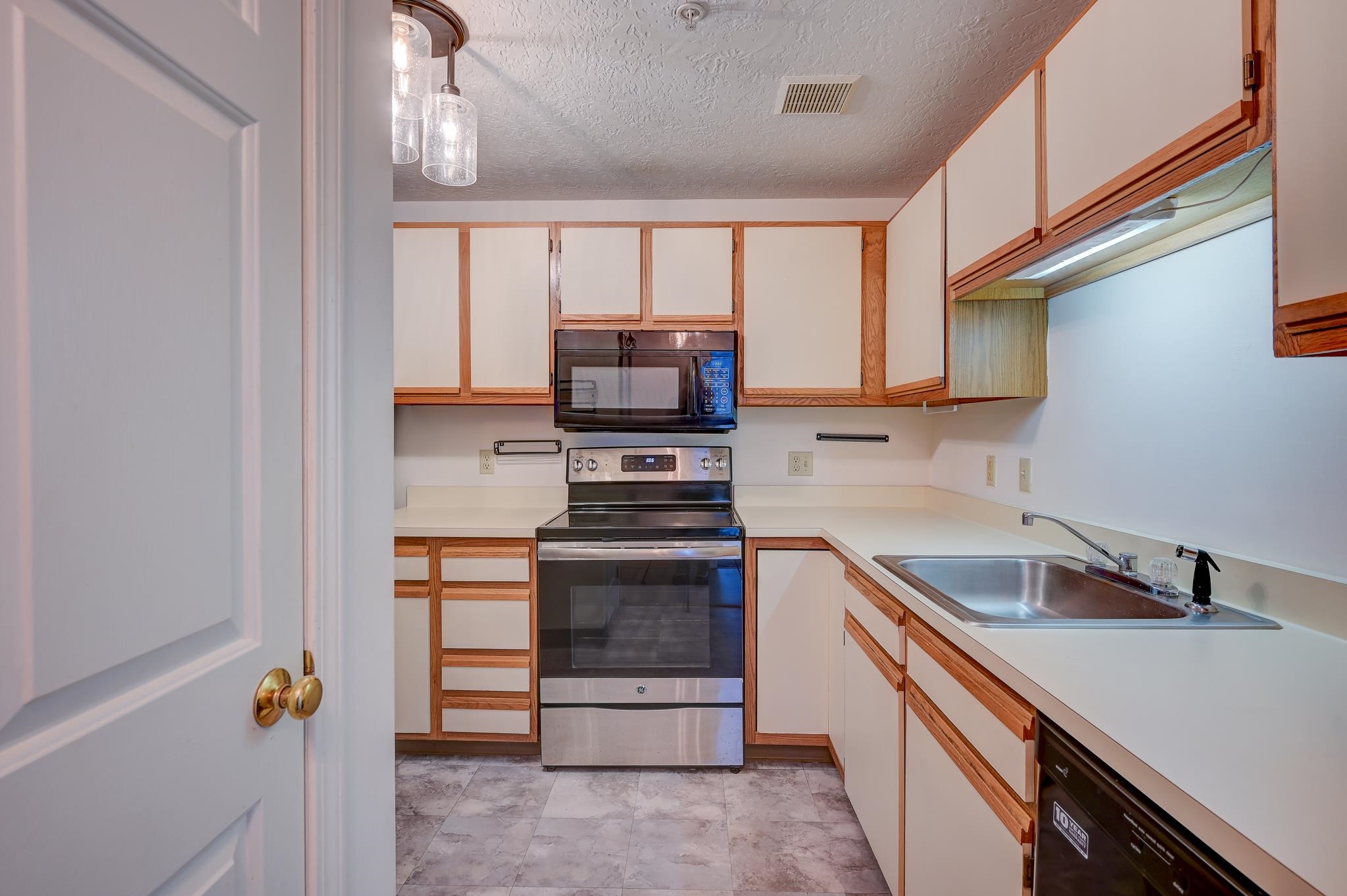 19 Saco Street, Unit 60 Conway, NH 03813 - Photo 10 of 32