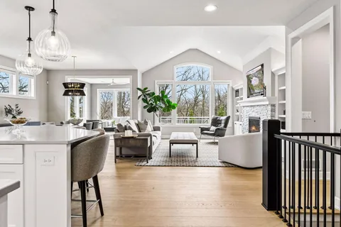 $1,699,500 | 7100 Highland Court, Eden Prairie, MN 55346