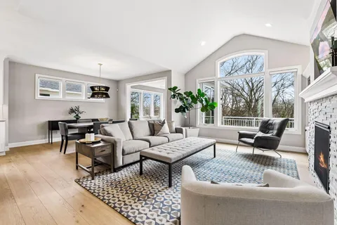 $1,699,500 | 7100 Highland Court, Eden Prairie, MN 55346