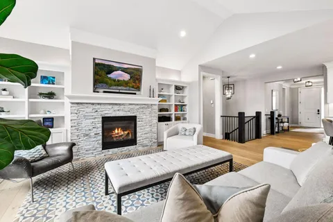 $1,699,500 | 7100 Highland Court, Eden Prairie, MN 55346