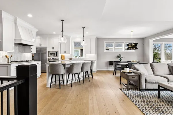 $1,699,500 | 7100 Highland Court, Eden Prairie, MN 55346