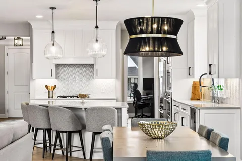 $1,699,500 | 7100 Highland Court, Eden Prairie, MN 55346