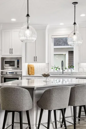 $1,699,500 | 7100 Highland Court, Eden Prairie, MN 55346