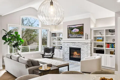 $1,699,500 | 7100 Highland Court, Eden Prairie, MN 55346
