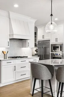 $1,699,500 | 7100 Highland Court, Eden Prairie, MN 55346