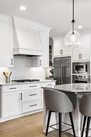 $1,699,500 | 7100 Highland Court, Eden Prairie, MN 55346