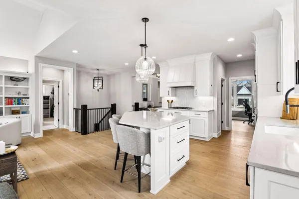 $1,699,500 | 7100 Highland Court, Eden Prairie, MN 55346
