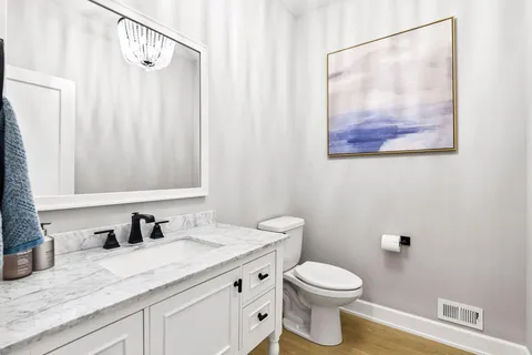 $1,699,500 | 7100 Highland Court, Eden Prairie, MN 55346