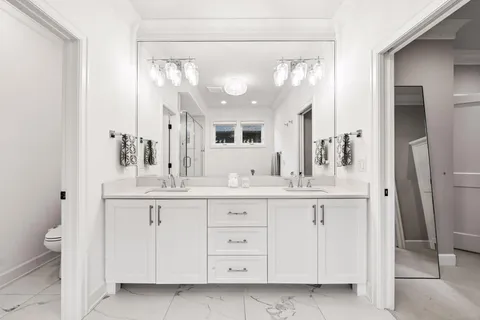 $1,699,500 | 7100 Highland Court, Eden Prairie, MN 55346