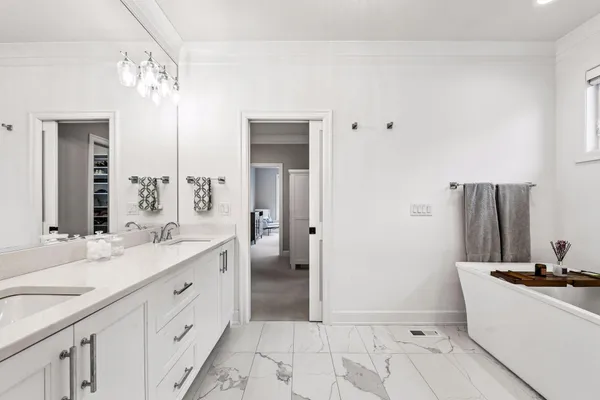 $1,699,500 | 7100 Highland Court, Eden Prairie, MN 55346