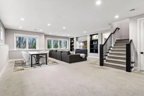 $1,699,500 | 7100 Highland Court, Eden Prairie, MN 55346