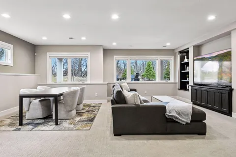 $1,699,500 | 7100 Highland Court, Eden Prairie, MN 55346