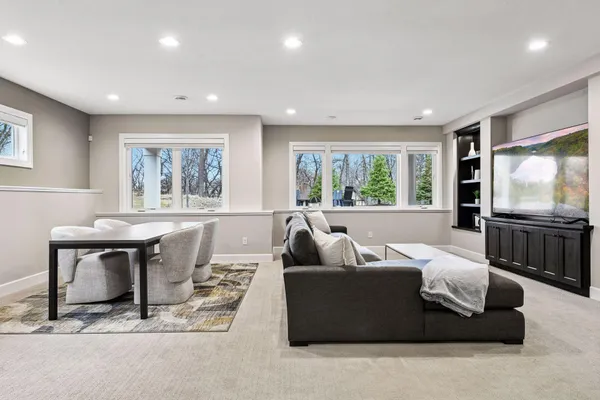 $1,699,500 | 7100 Highland Court, Eden Prairie, MN 55346