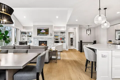 $1,699,500 | 7100 Highland Court, Eden Prairie, MN 55346