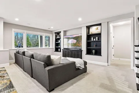 $1,699,500 | 7100 Highland Court, Eden Prairie, MN 55346