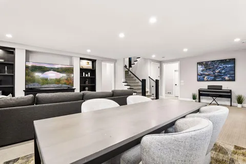 $1,699,500 | 7100 Highland Court, Eden Prairie, MN 55346