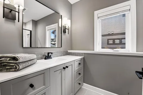 $1,699,500 | 7100 Highland Court, Eden Prairie, MN 55346