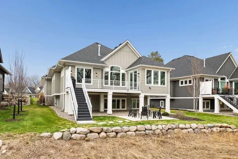 $1,699,500 | 7100 Highland Court, Eden Prairie, MN 55346