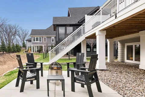$1,699,500 | 7100 Highland Court, Eden Prairie, MN 55346