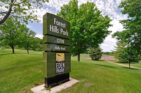 $1,699,500 | 7100 Highland Court, Eden Prairie, MN 55346