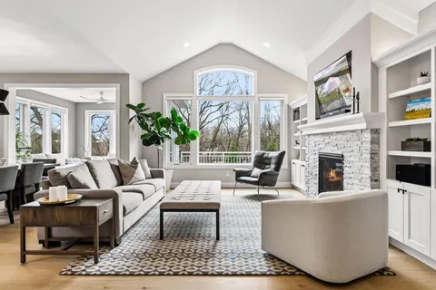 $1,699,500 | 7100 Highland Court, Eden Prairie, MN 55346