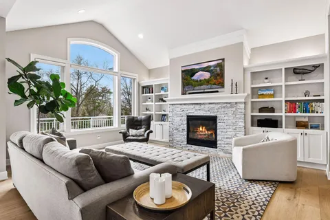 $1,699,500 | 7100 Highland Court, Eden Prairie, MN 55346