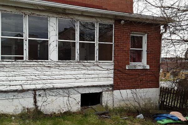 467 Reed Street Clairton, PA 15025 - Photo 3 of 5 Gallery Image 3
